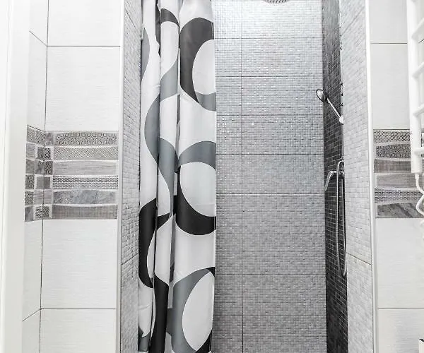 Near Park Franka إلفيف