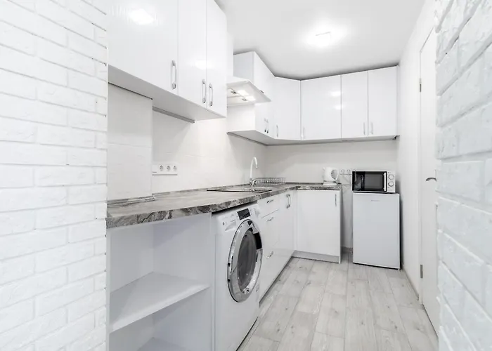 Near Park Franka شقة